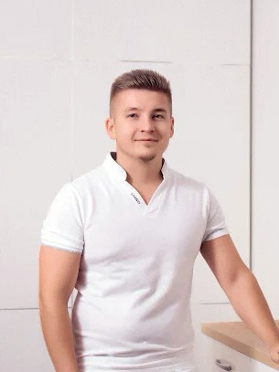 Закиров Ренат Хазинурович - Врач стоматолог-хирург, стоматолог-ортопед. Стаж работы 12 лет.